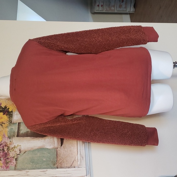 Kenneth Cole New York Sweater - Picture 8 of 10